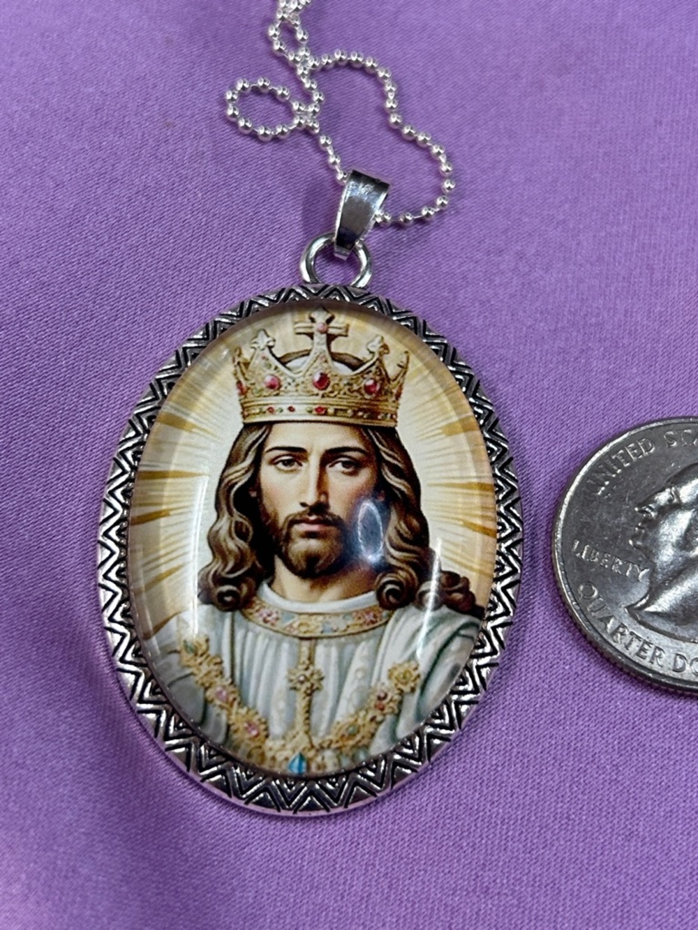 Crowned Jesus Oval Pendant Necklace - Gold & White handmade new